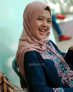ukhti cantik joget versi sholawat syaikhona koplo😇😘