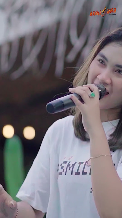 Aku kepengen bali Nglumpokke remuk remukan ati Iso dadi siji ( DIKE SABRINA - DALAN GRONJAL )