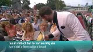 Måns Zelmerlöw med Änglahund - Allsång på Skansen aug. 2012 chords