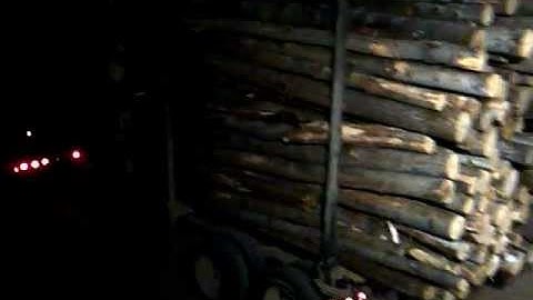 John Deere Log Loader Loading Final Tier On Truck