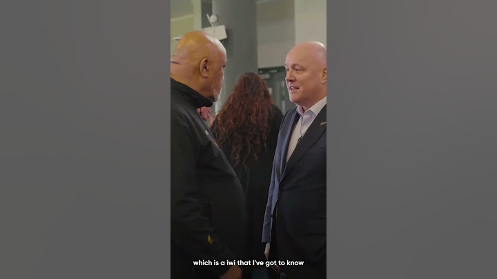 Christopher Luxon visits Umupuia Marae in Maraetai.