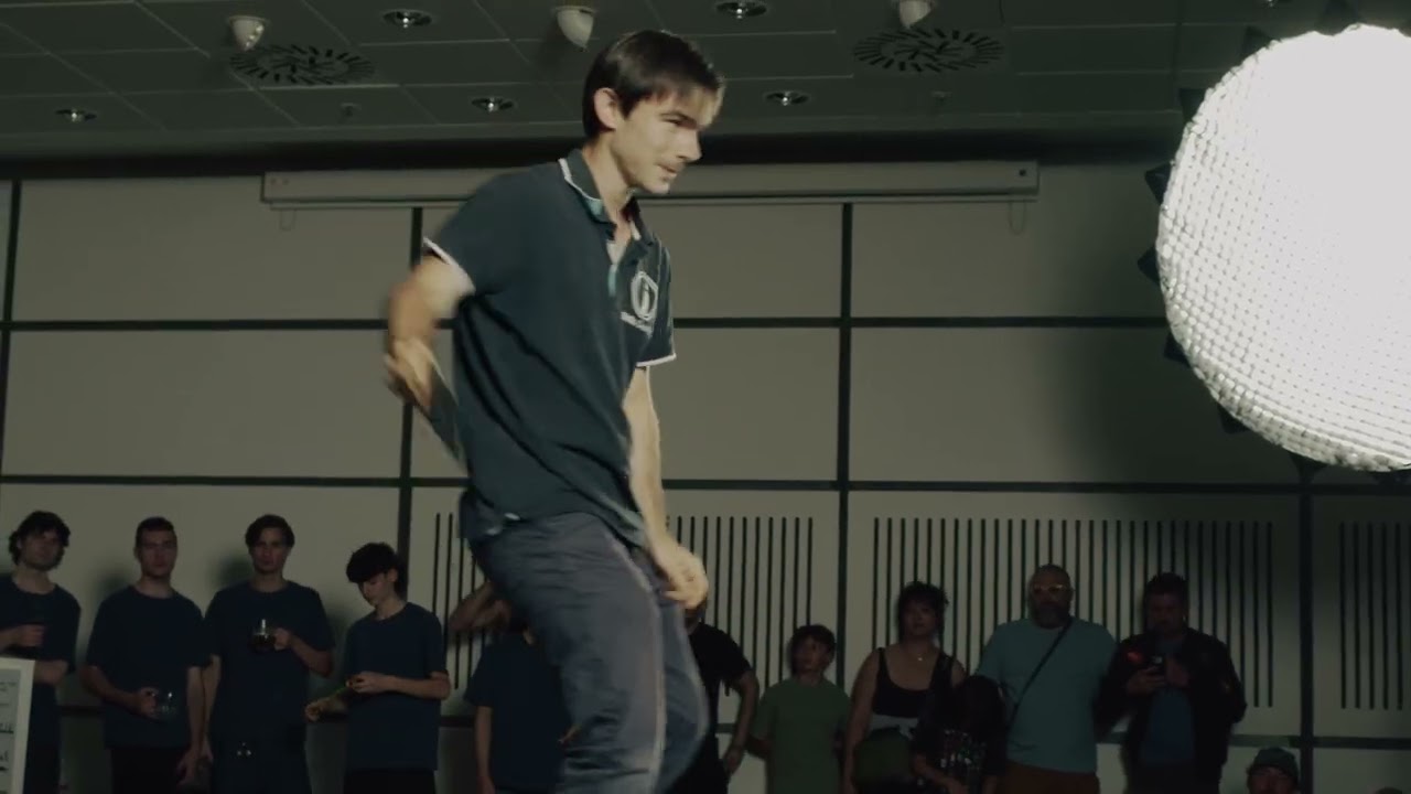 Quentin Godet vs Justin Dauer Sample Battle at Stargazing Night Yo yo Battle Prague