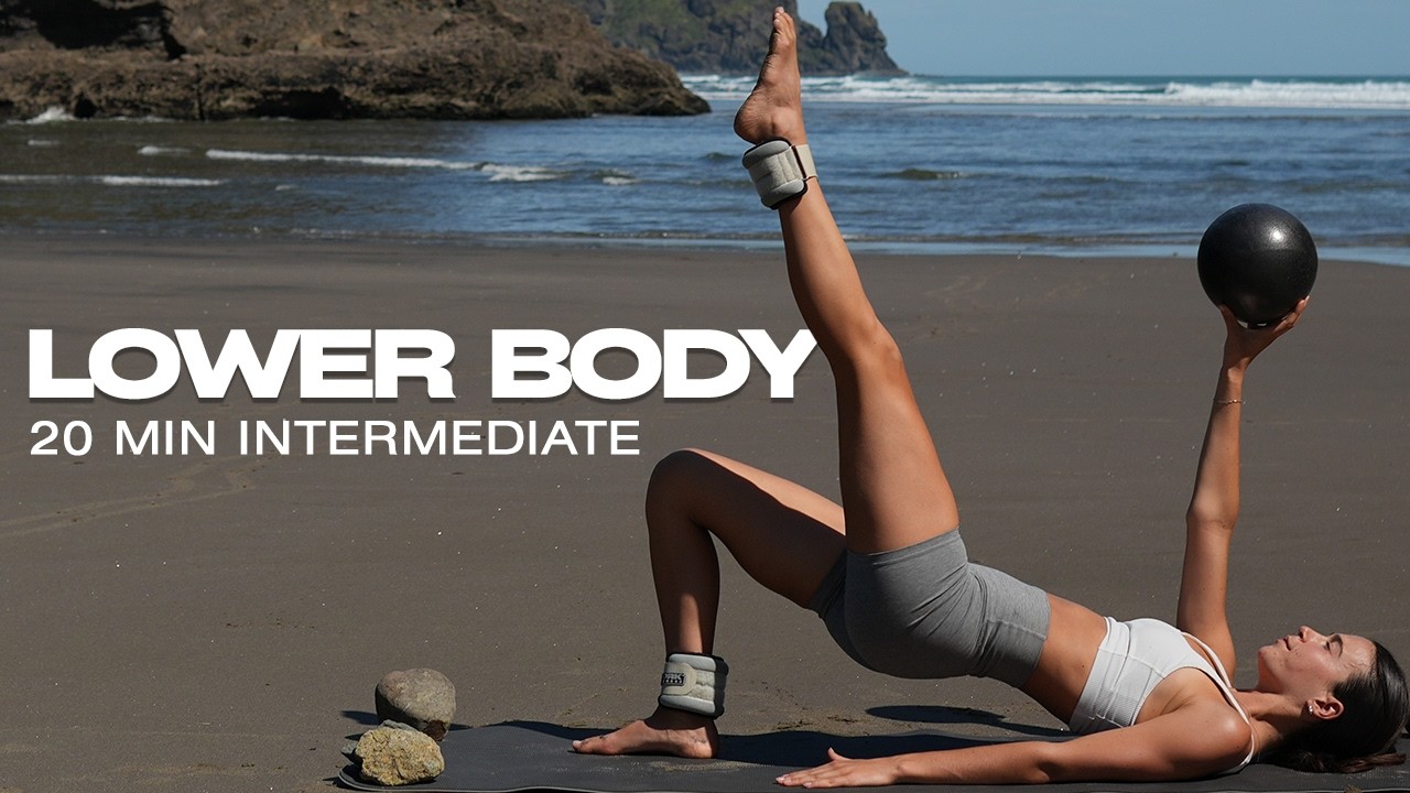 20 MIN PILATES WORKOUT CLASS WITH BALL | GLUTES & ABS - YouTube