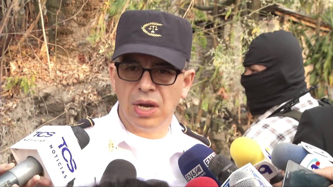 2 policías y 6 pandilleros murieron en enfrentamiento @SilviaHdezTCS