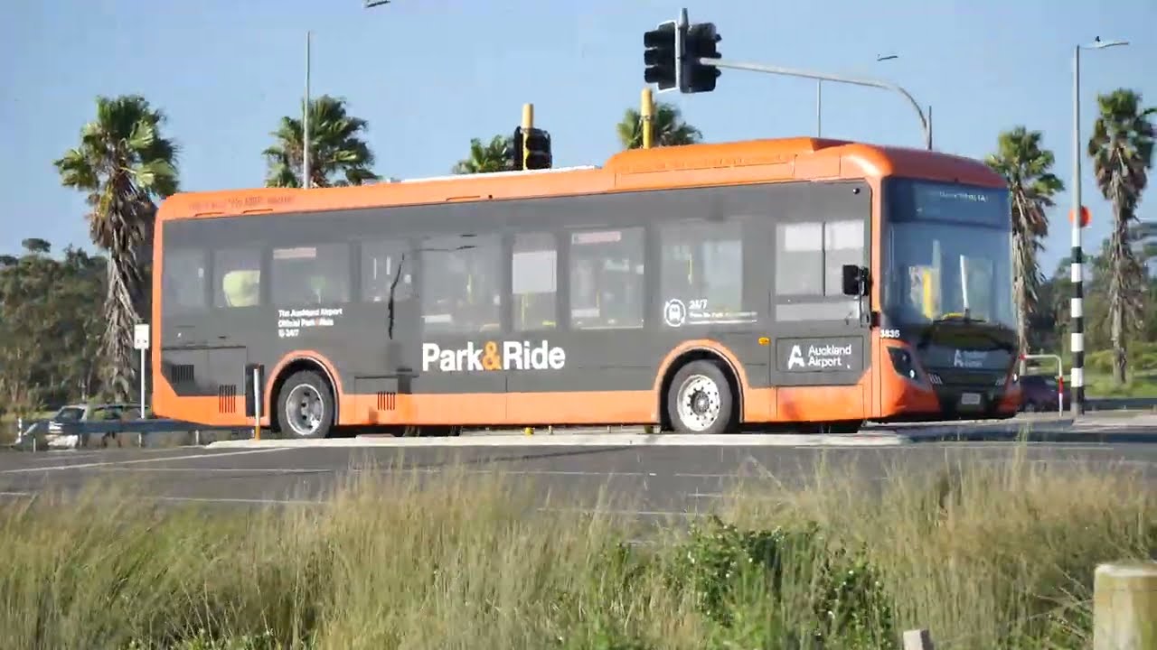 Bus Spotting | Park & Ride, The Yellow Bus, Airport Link | Puhinui Road
