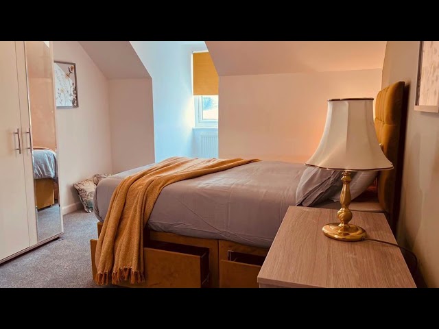 Large & Beautiful En-Suite Room,  Available Now!  Main Photo