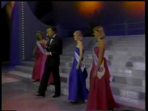 Miss Canada 1985, Jim Perry sings to 4 finalists.