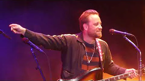 The Black Keys w/ Nathaniel Rateliff - Broken Fing...