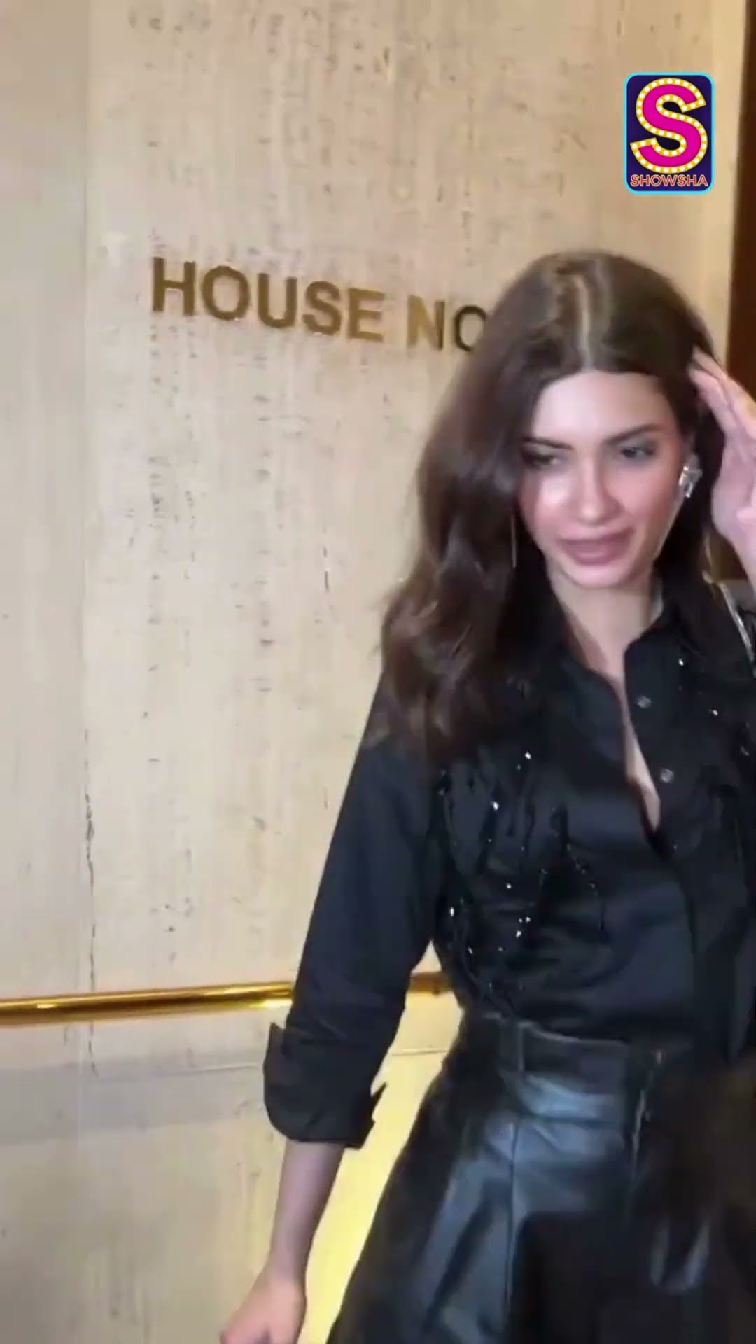 Cocktail Actress Diana Penty Shines In All Black, Gets Papped In Mumbai | News18 | N18S #shorts