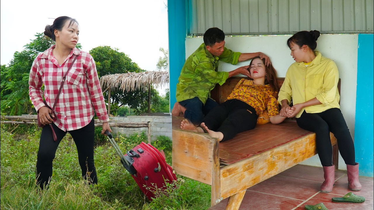 72 Hours After a Giant Python Attack – Younger Sister Critically Injured, Why Did Her Sister Leave?