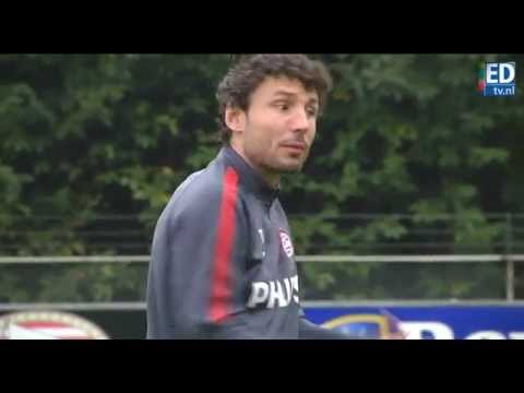 Trainer Mark van Bommel