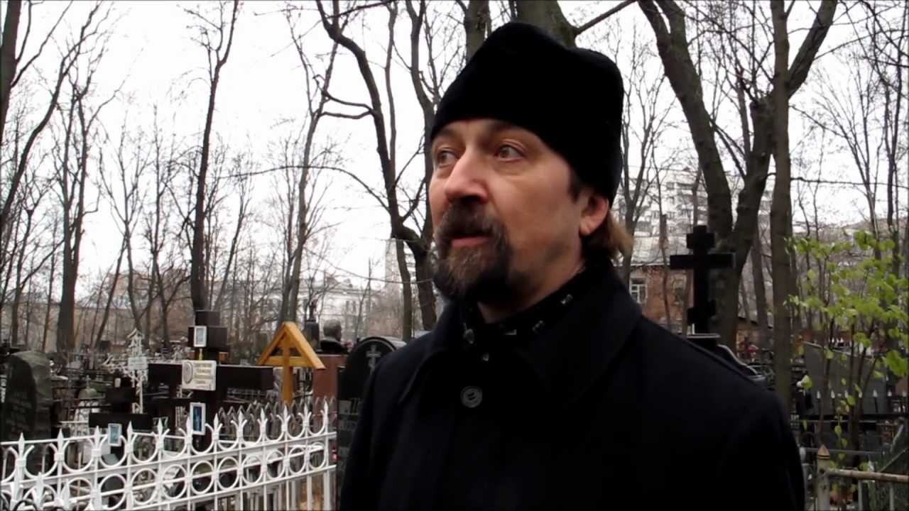 оптина пустынь монашеские могилы. захария шкурихин архимандрит троице-сергиева. кладбище христианское православное. исаакий виноградов елец кладбище. старцев на кладбище.