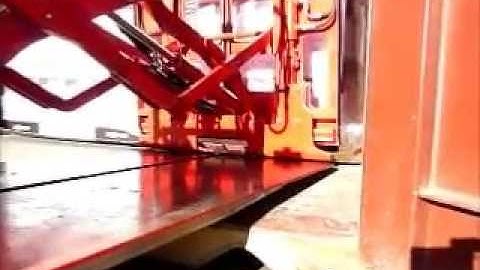 Bolzoni Auramo - Push Pull - Truck Loading