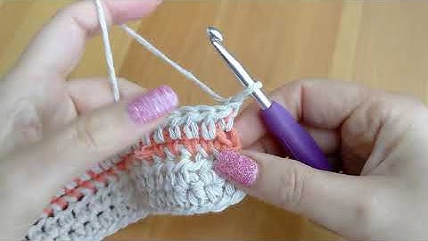 Crochet - How to carry yarn up the side neatly