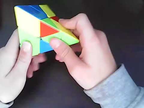 კუბიკ რუბიკი (პირამიდის აწყობა)