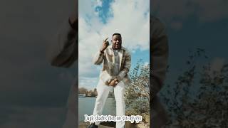 @Greatadamz risking his life for the content 😄🩵 “KURON BE” #afrobeats #afropop #shorts