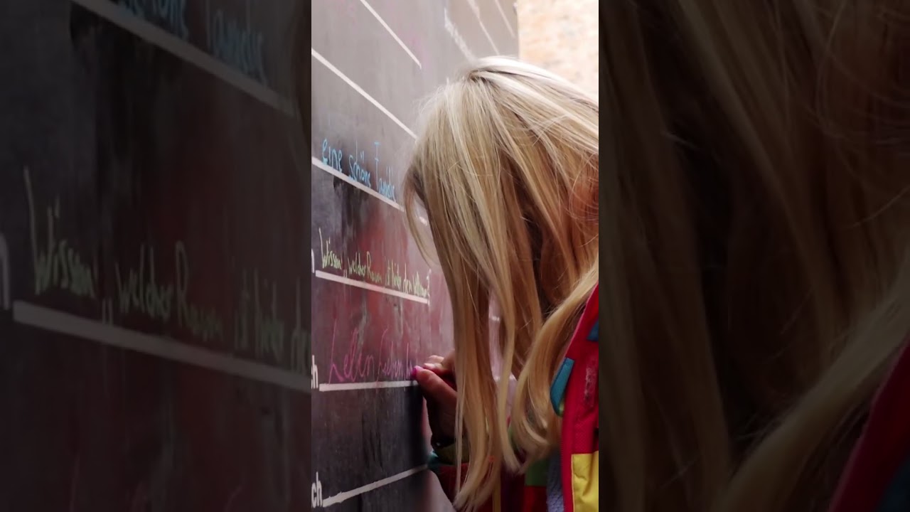 Aktion „Before I die“ am Landshuter Ländtor.