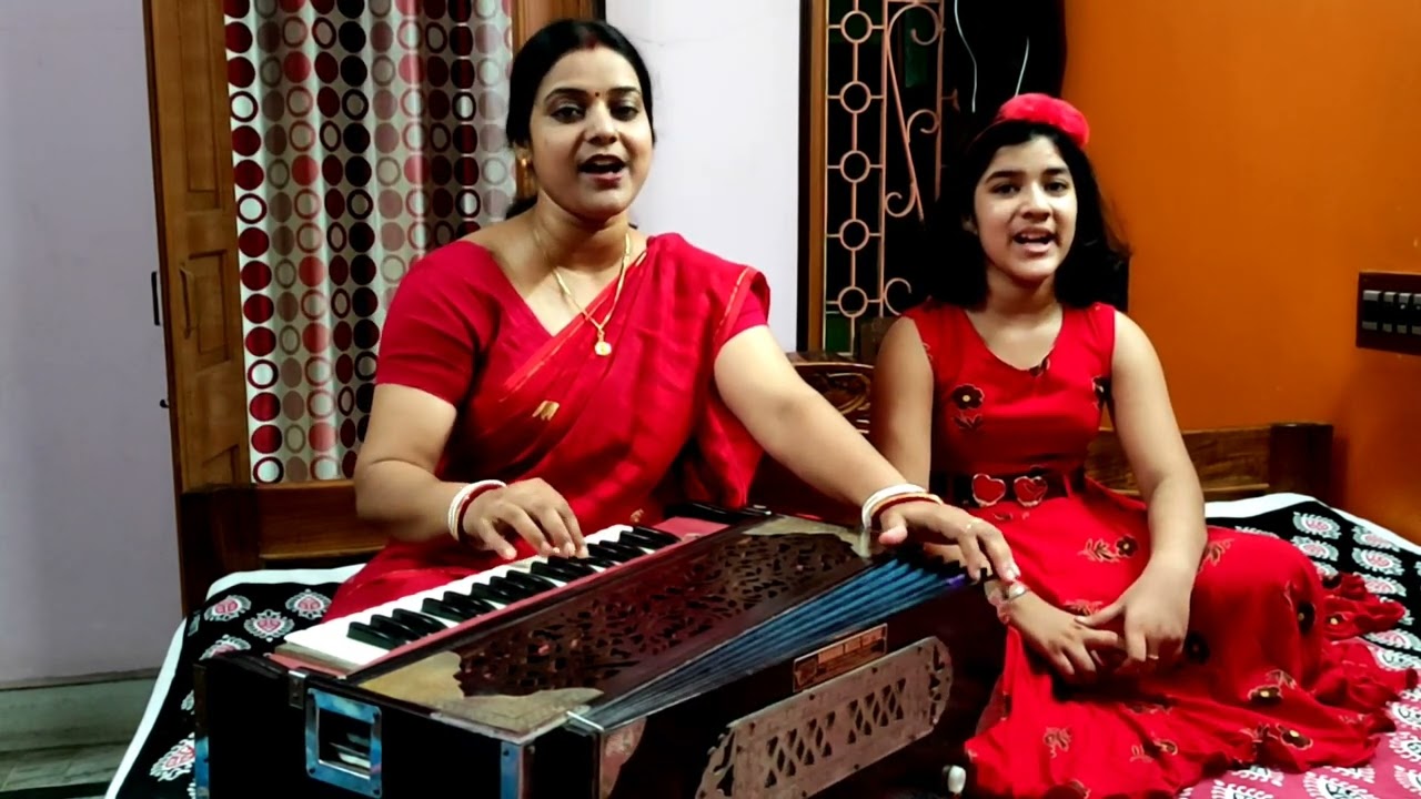 Mlan Aloke Phutli Keno ll ম্লান আলোকে ফুটলি কেন গোলক চাঁপার ফুল।।নজরুলগীতি।। মা ও মেয়ের জুটি।।