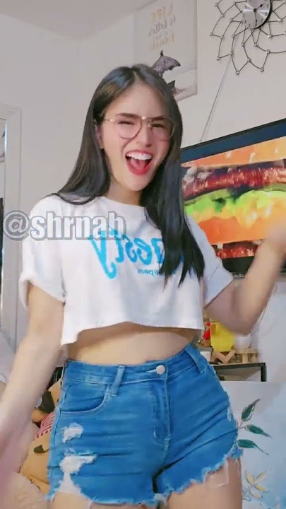 Cuteness Overload - Cute girl Ms E love vegachuilove321 with GlassesPH   #viral #hot  #shrnab