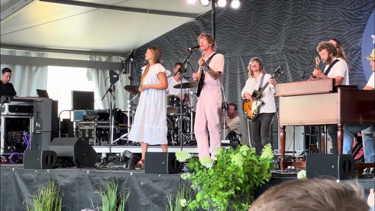 Sumbuck - Hey Honey (e/Erin Rae)- live at Newport Folk Festival 2023 Sumbuck - Hey Honey (e/Erin Rae)- live at Newport Folk Festival 2023