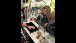She Outsmarted the Robbers: Quick Thinking Saves the Day at the Jewelry Store!