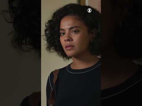 Maria de Fátima inventa desculpa, entra na casa de Ana Clara e vê Leonardo | #ValeTudo #shorts