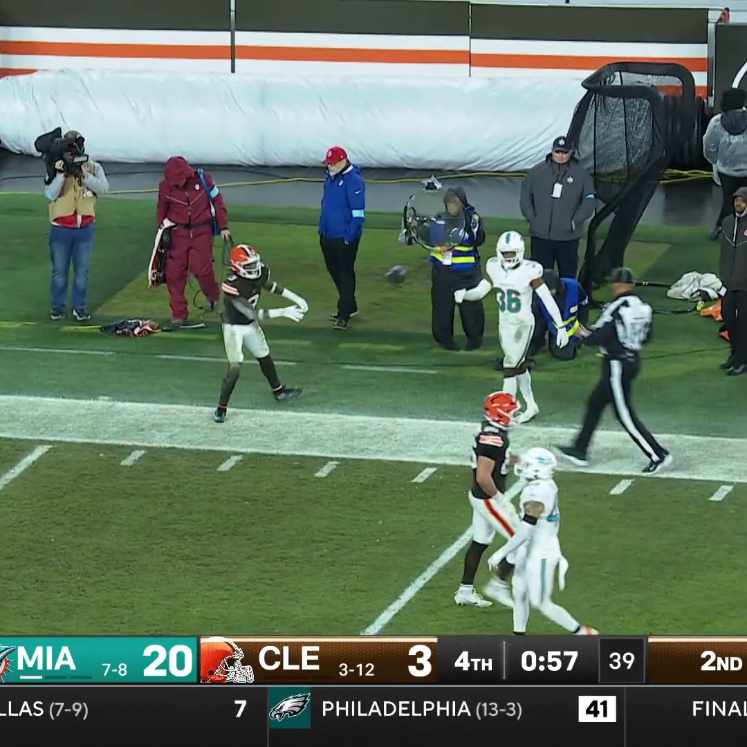 Jerry Jeudy catches for a 17-yard Gain vs. Miami Dolphins