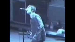 oasis - chicago 98 - supersonic (awesome intro).mp4