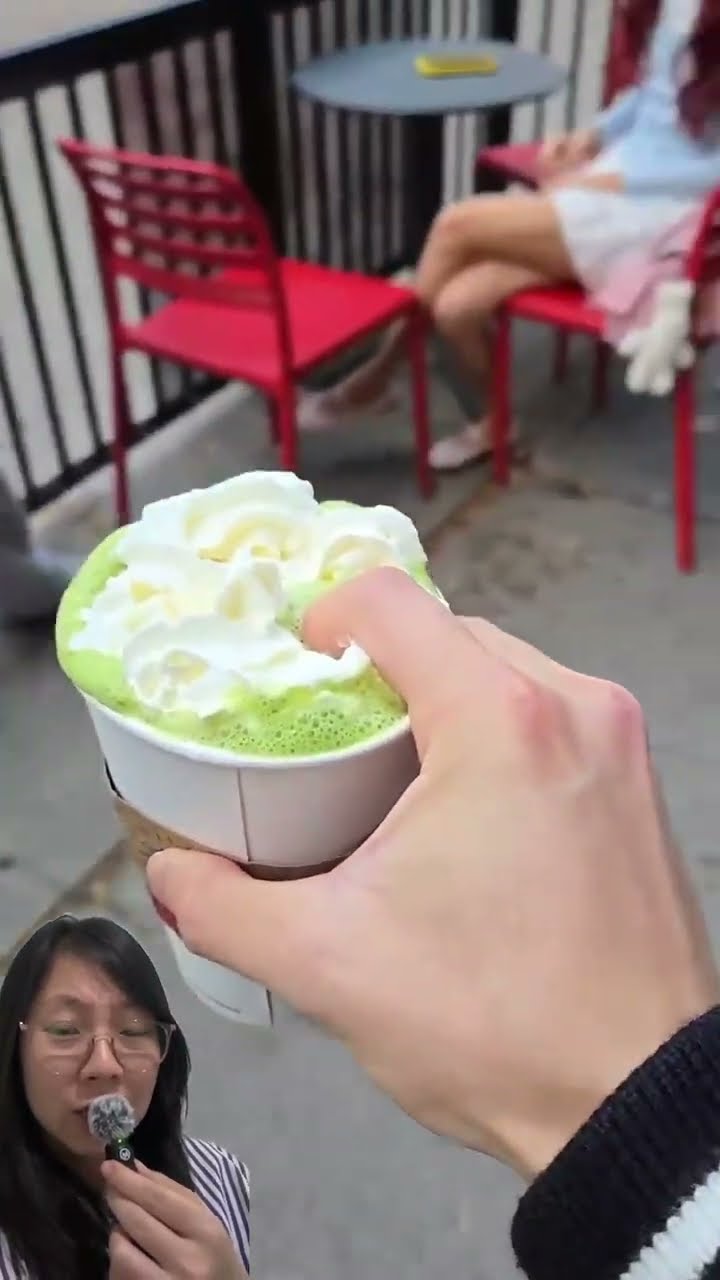 JARI KOTOR MASUK KE CUP ES KRIM, MASIH ENAK