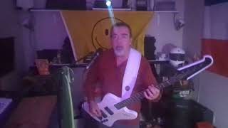 Video thumbnail of "Spaceman by The Killers on bass Rocksmith"