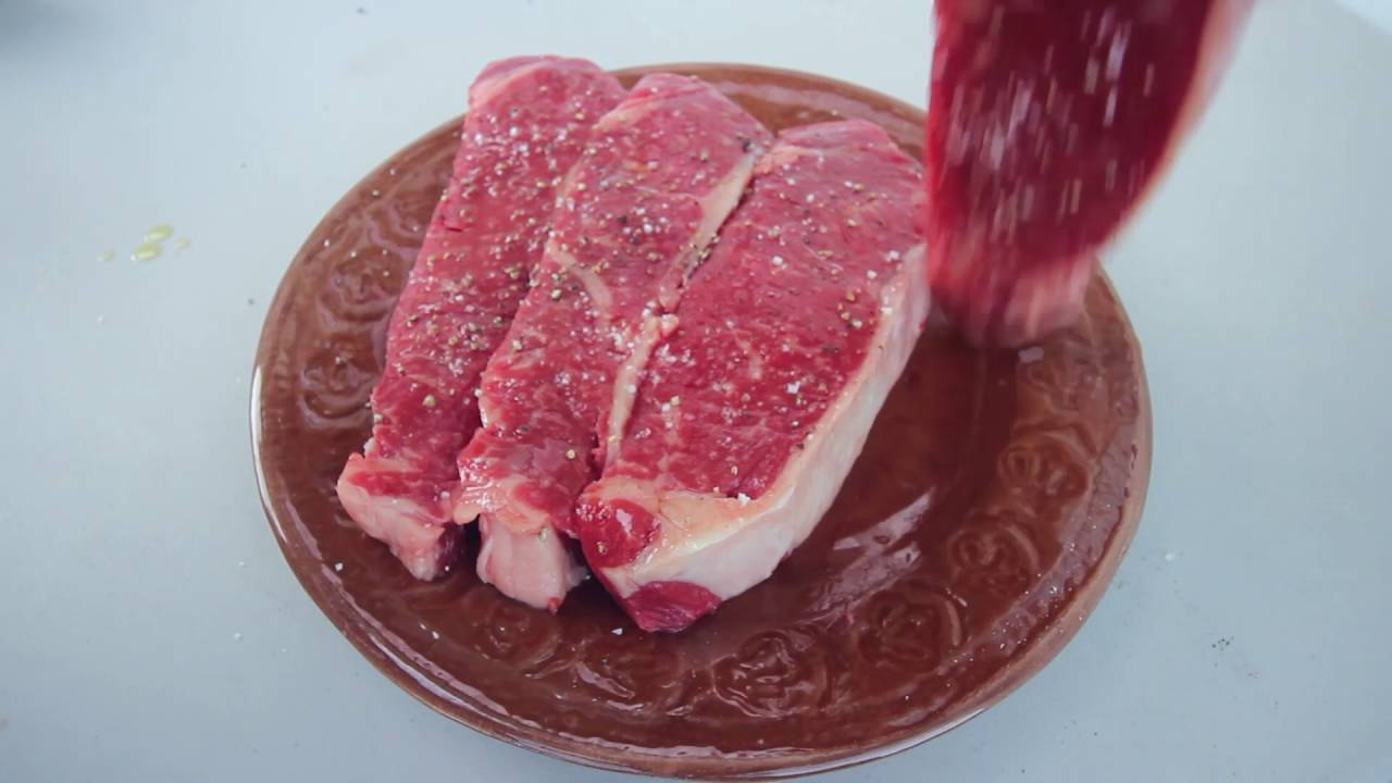 How To Season A Steak - YouTube