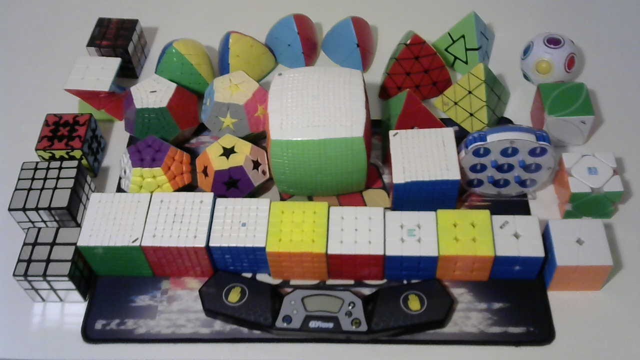 Présentation et résolution de ma collection de Rubik's cubes : 35 cubes ...