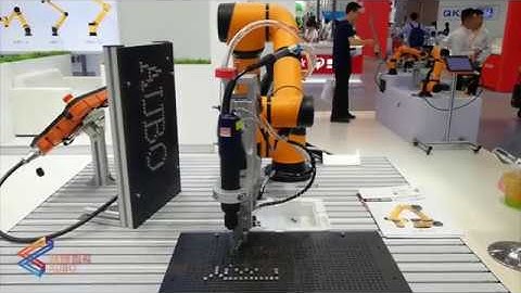 Lock screw with Aubo-i5 cobot