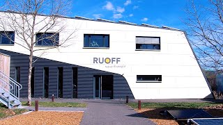 Wo Energiewende geschieht: Europabgeordneter Michael Bloss besucht Ruoff Solar in Riederich
