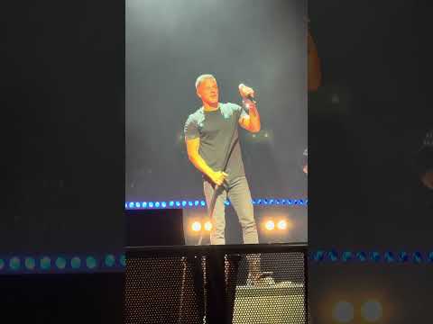 سیروان دخترا رو دید از ذوق یادش رفت اجرای چندم هست