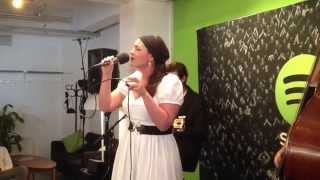 Video thumbnail of "Caro Emerald - Close To Me (Live @ Spotify Sessions Amsterdam 17-07-2013)"