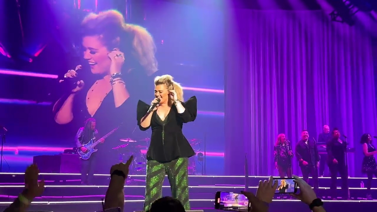 Kelly Clarkson | Chemistry Vegas Opening Night