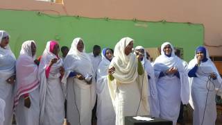 نحن في السودان  نهوى أوطاننا _ طابور المعلمين في مدارس الملاذ بالرميلة _ الأستاذة ليلى ادريس