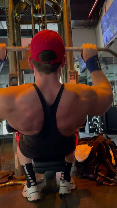 Lat Pulldown #motivation #newyorkfitness #bodybuilding #workout #fitness #gym #personaltrainer