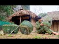 Ep 25 : Knitting bamboo baskets to make nests for hens to lay eggs, Building a Free Life