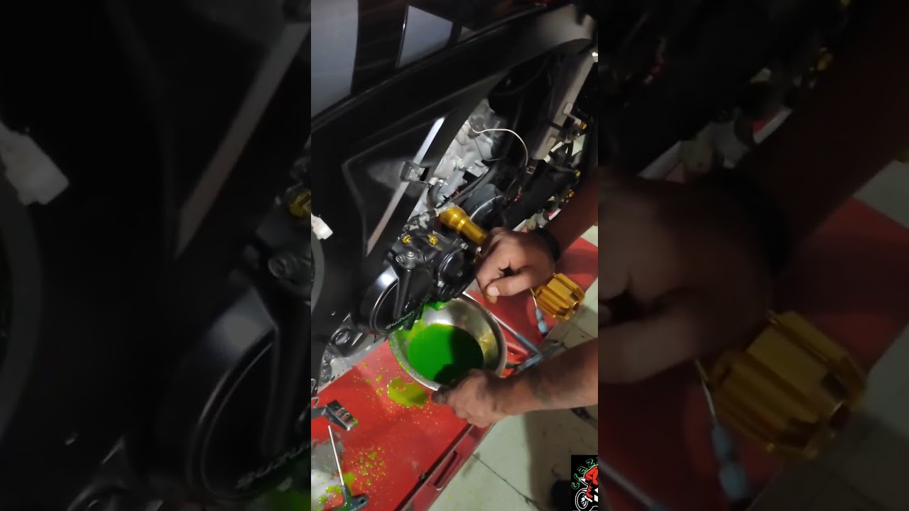 Suzuki GSXR Bike Water Change. সুজুকি জি এস এক্স আর মোটরসাইকেল ইঞ্জিন