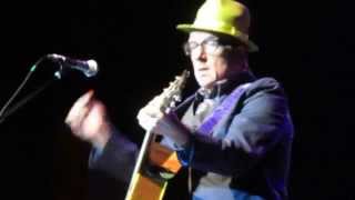 Elvis Costello - &quot;King Horse&quot; (Chicago, 11 June 2014)