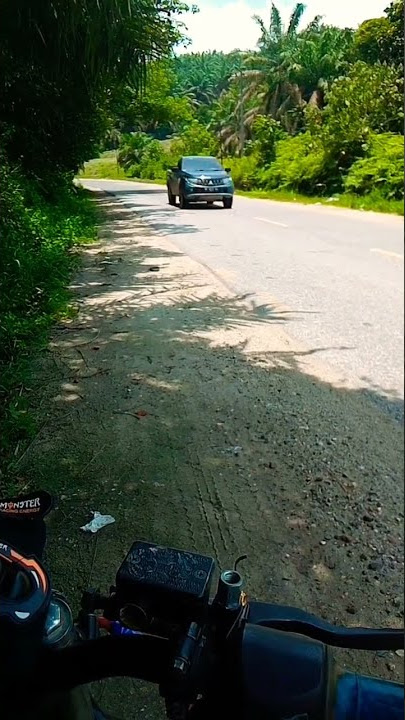 orang ketiga tomas Arya.