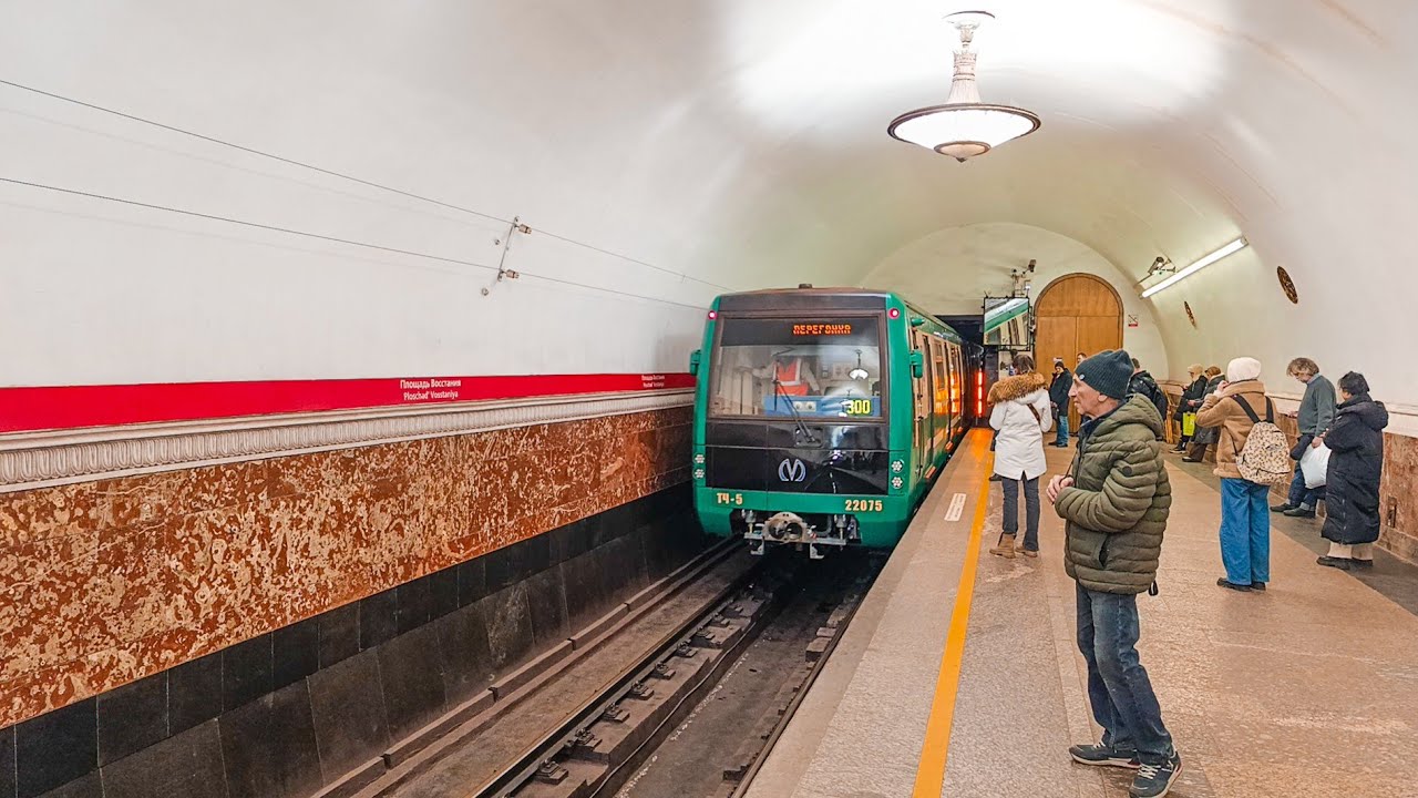 Перегонка зелёного 81-722.3 по КВл! Обороты по неправильному на «Площади восстания» и «Маяковской».