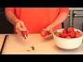 美國OXO 草莓去蒂器(快) product youtube thumbnail