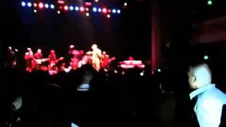 Raphael Saadiq - &quot;Let&#39;s Take A Walk&quot; (Live @ Regency Ballro