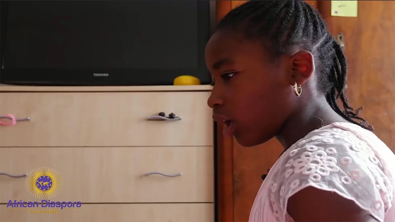 Девочку исключили из школы за отказ от урока ЛГБТК из-за её веры