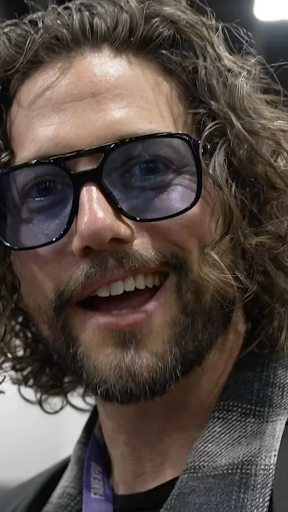 Twilight Actor gets Lightsaber…