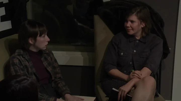 Couch Surfer: Diana Forgione, Amber Pollard and Ak...