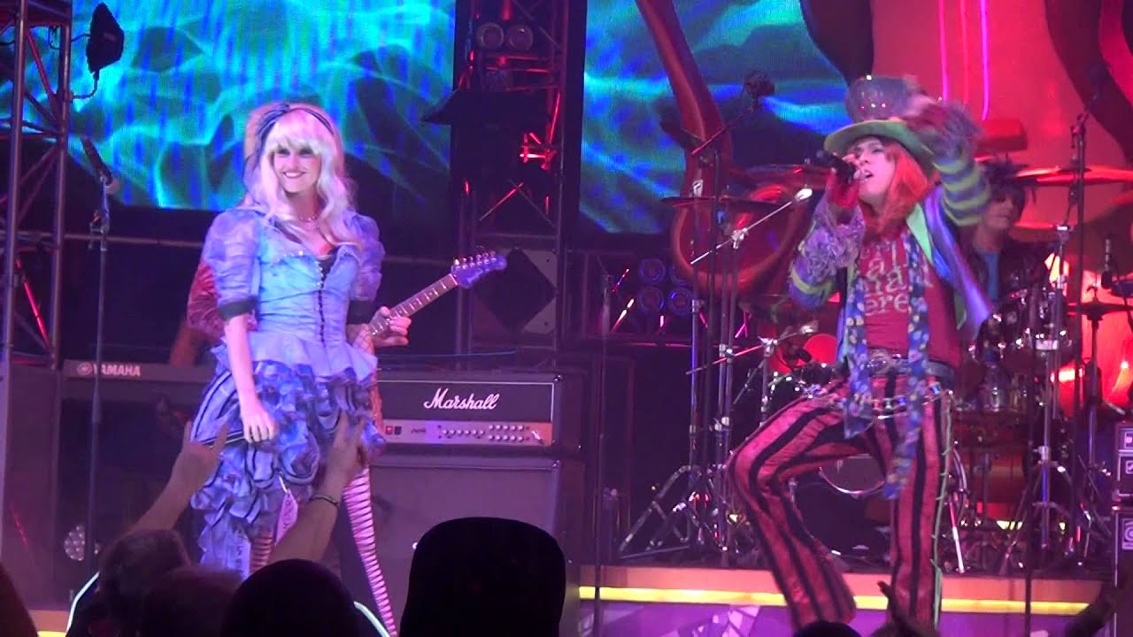 Mad T Party Band ~ 